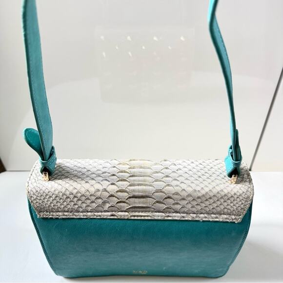 Be&D Turquoise Studded Gold  Hardware Textured Snakeskin Shoulder Handbag - Picture 12 of 15